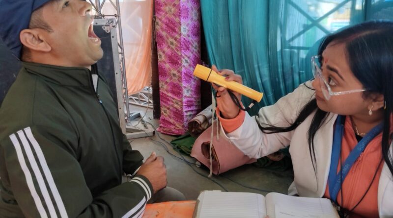 श्री महंत इन्दिरेश अस्पताल के निःशुल्क स्वास्थ्य शिविर का 1880 मरीजों ने उठाया लाभ