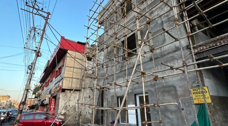 आढ़त बाजार, तहसील चौक सड़क चौड़ीकरण परियोजना ने पकड़ी रफ्तार