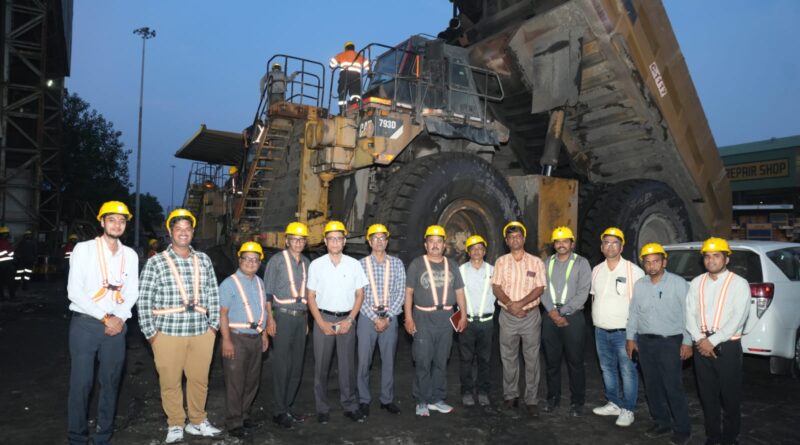 कोयला खदानों को देख विकास की एक और तस्वीर से रूबरू हुआ उत्तराखंड का मीडिया दल